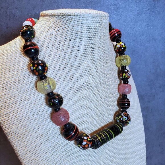 India Artisan Vintage 90s Glass Beads Black Multi Necklace OOAK Style P - Picture 4 of 14